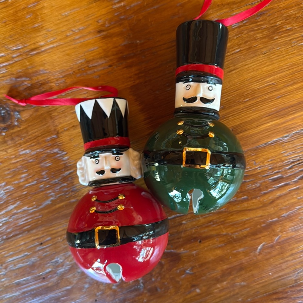 🎄 NWOT Set of 2 Nutcracker Bell Ornaments